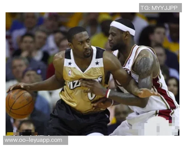 阿里纳斯点评湖人战术：1对5挡拆战术下的底角球员角色分析